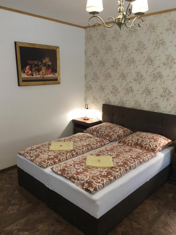 Bynovecky Zamecek Otel Dış mekan fotoğraf