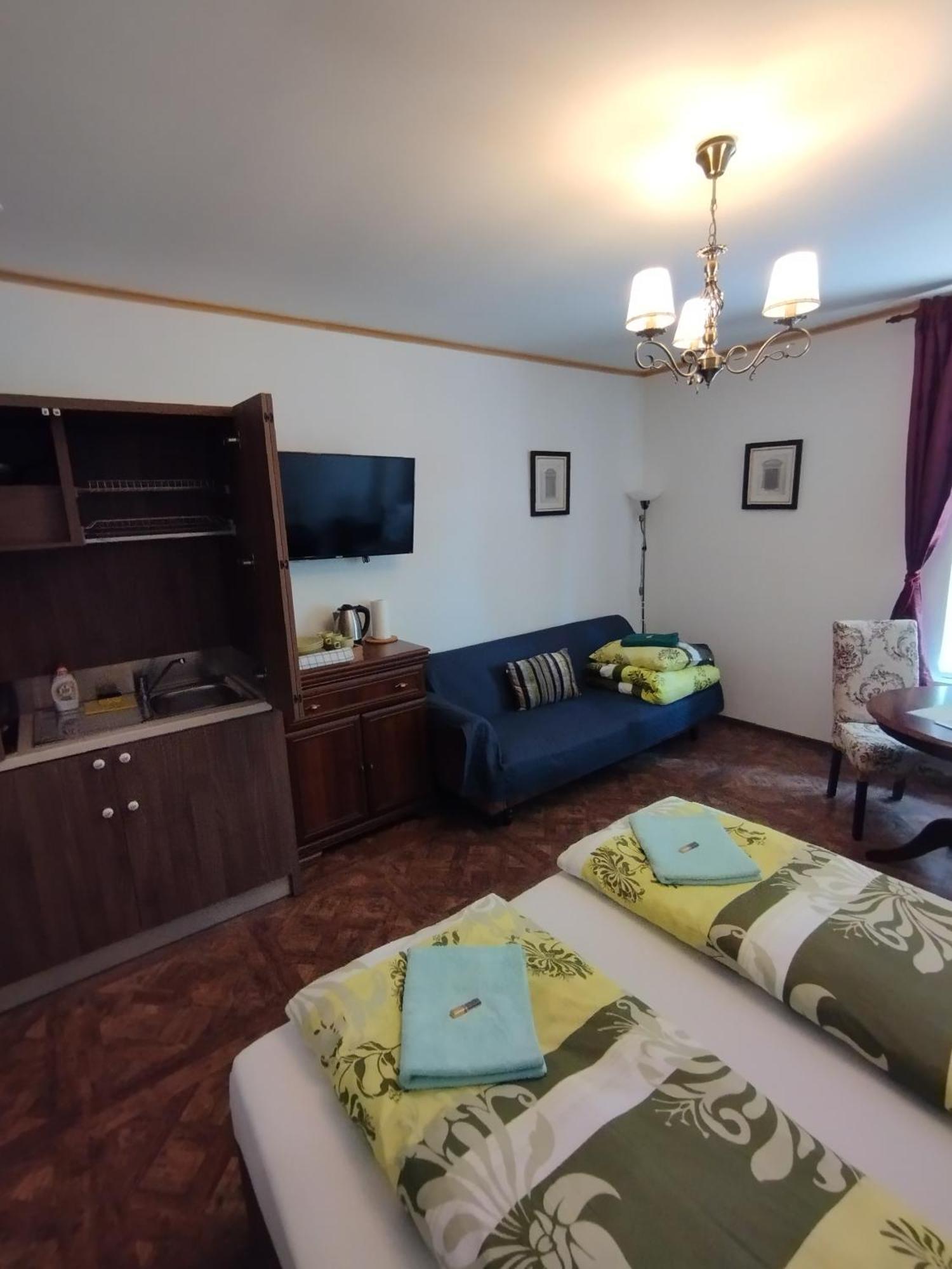 Bynovecky Zamecek Otel Dış mekan fotoğraf