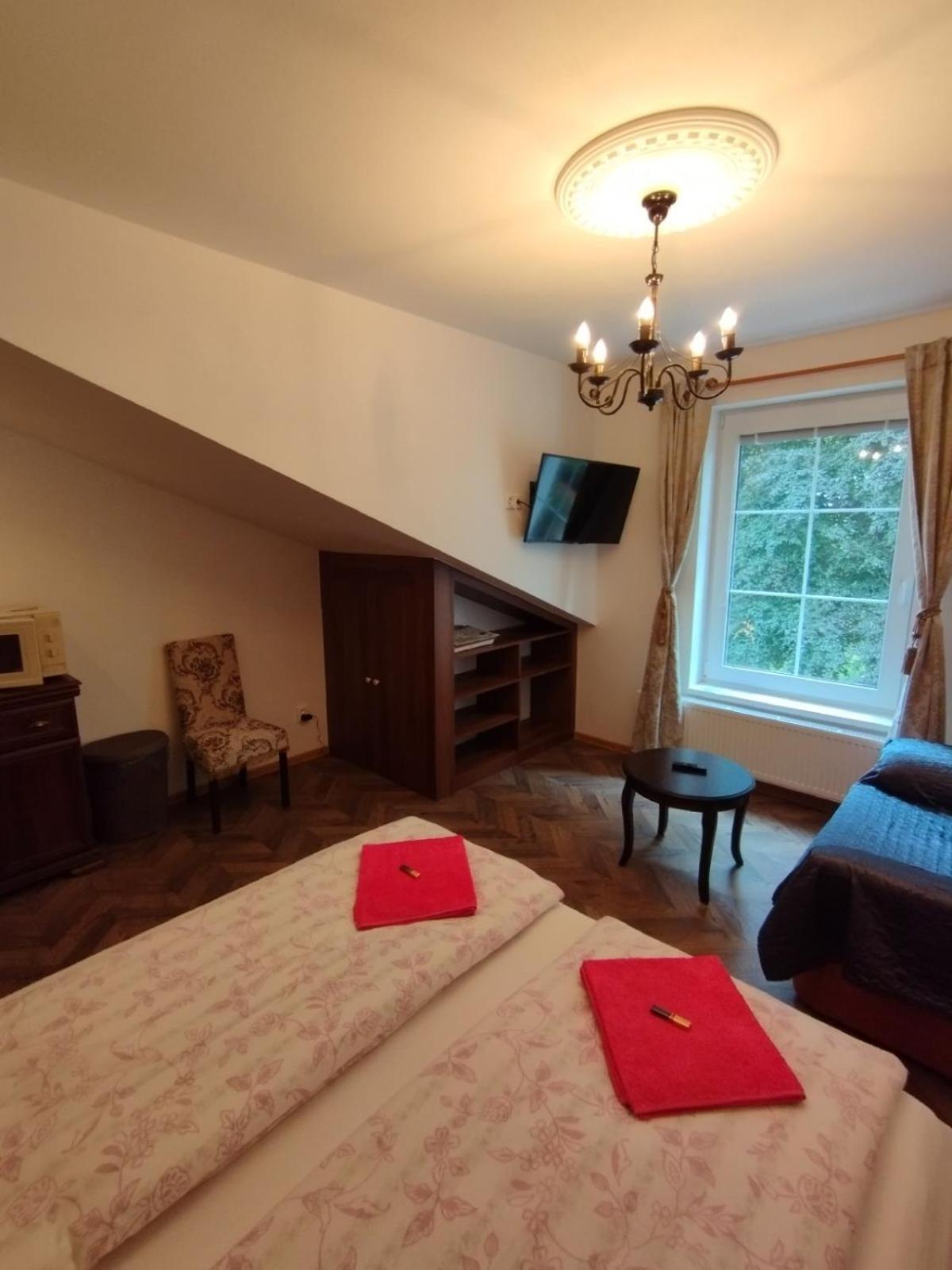Bynovecky Zamecek Otel Dış mekan fotoğraf