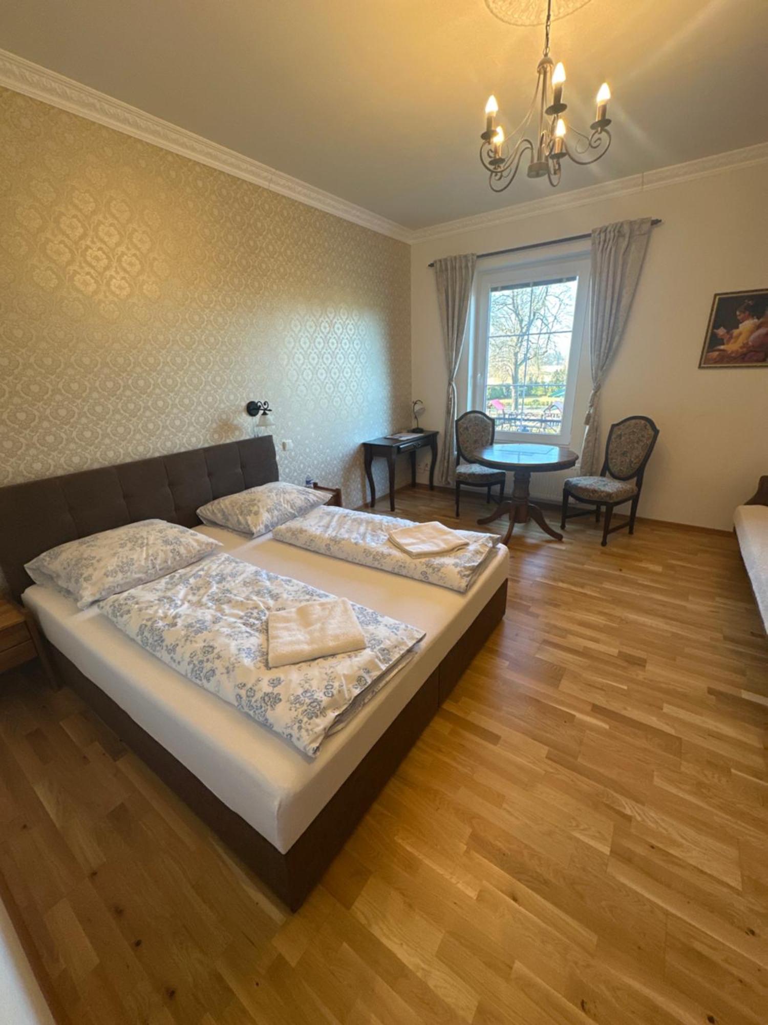 Bynovecky Zamecek Otel Dış mekan fotoğraf