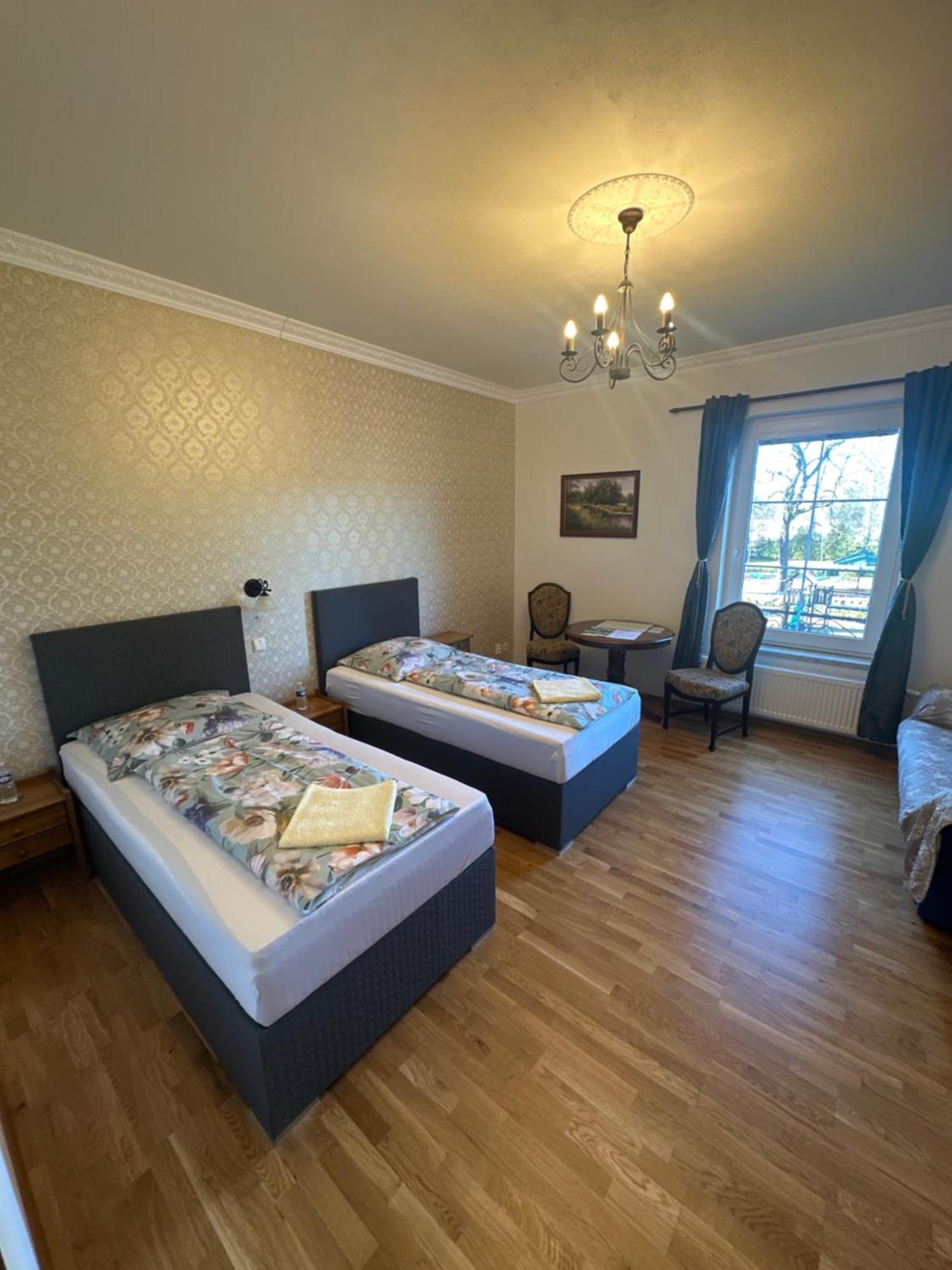 Bynovecky Zamecek Otel Dış mekan fotoğraf