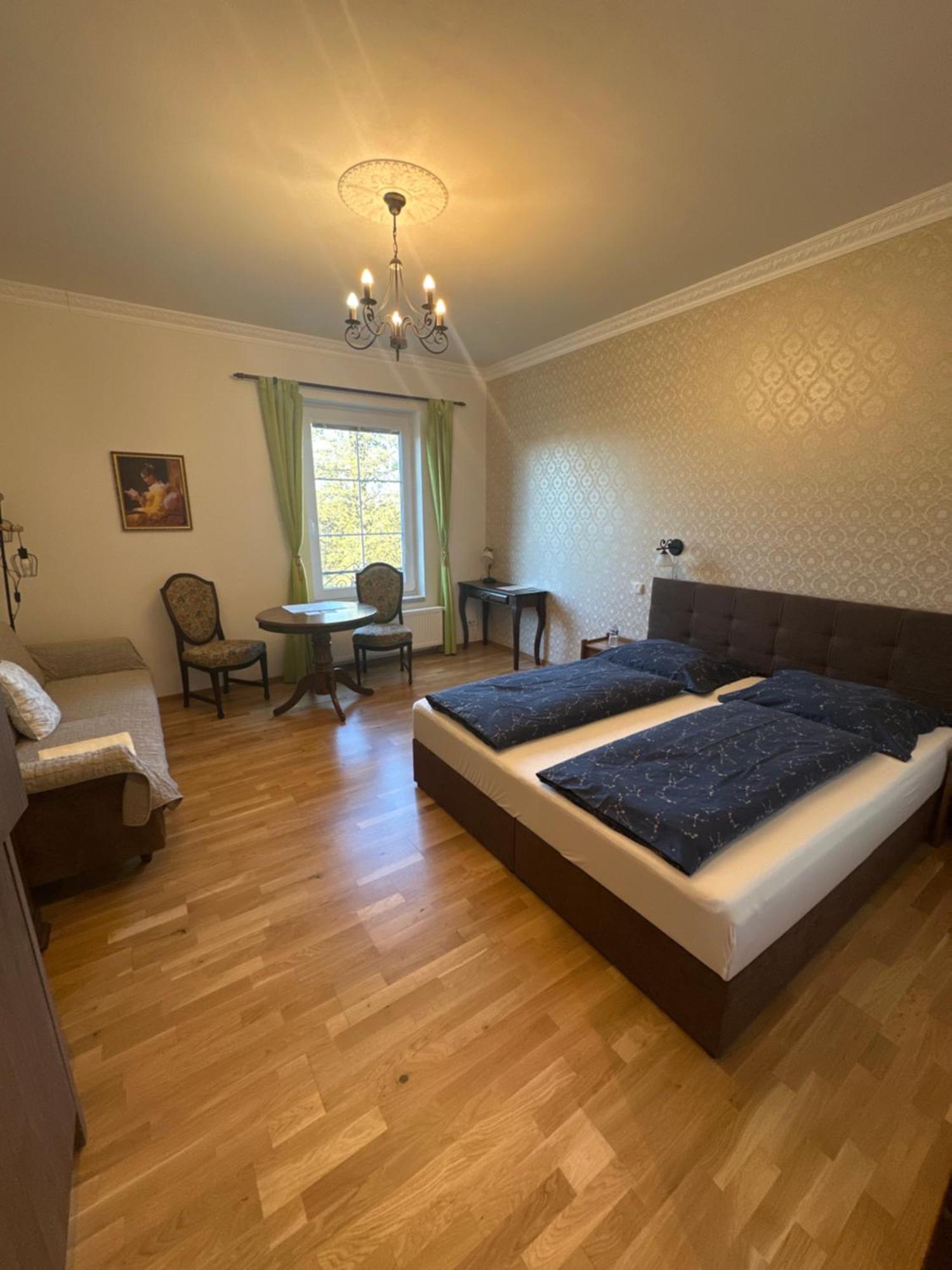 Bynovecky Zamecek Otel Dış mekan fotoğraf
