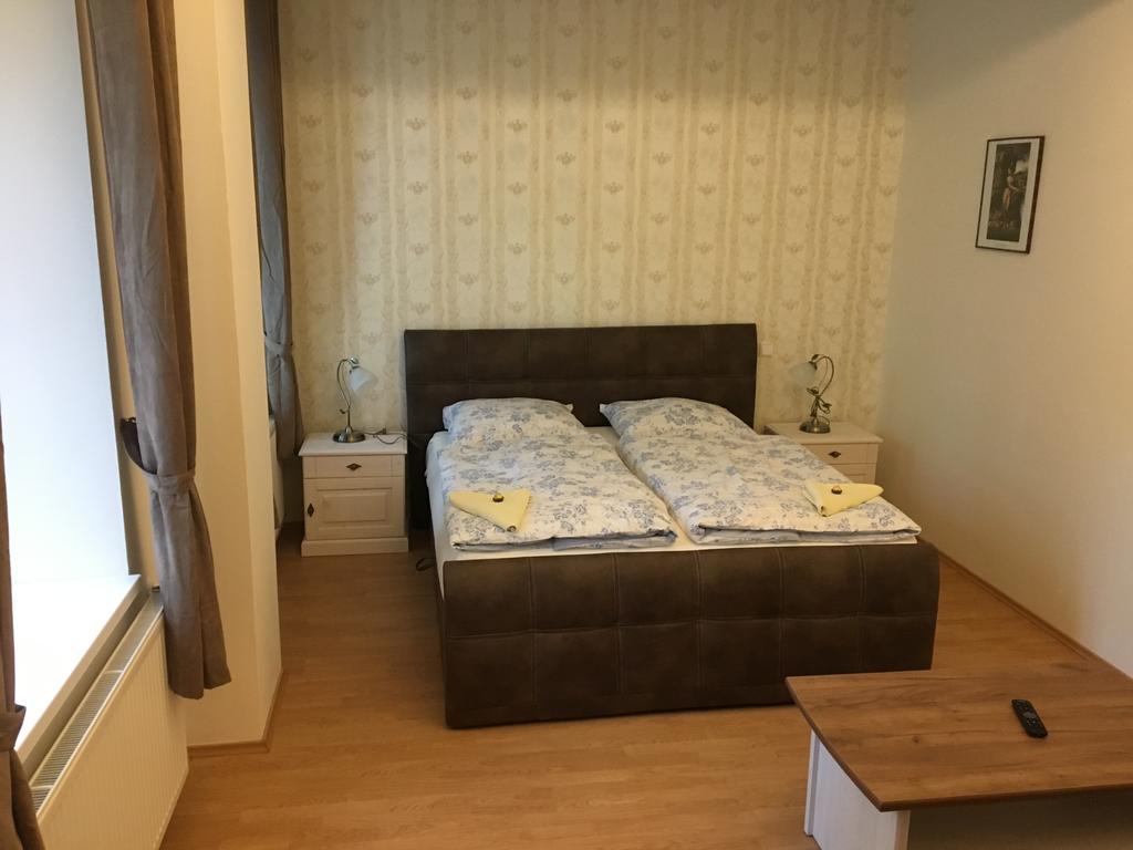 Bynovecky Zamecek Otel Dış mekan fotoğraf