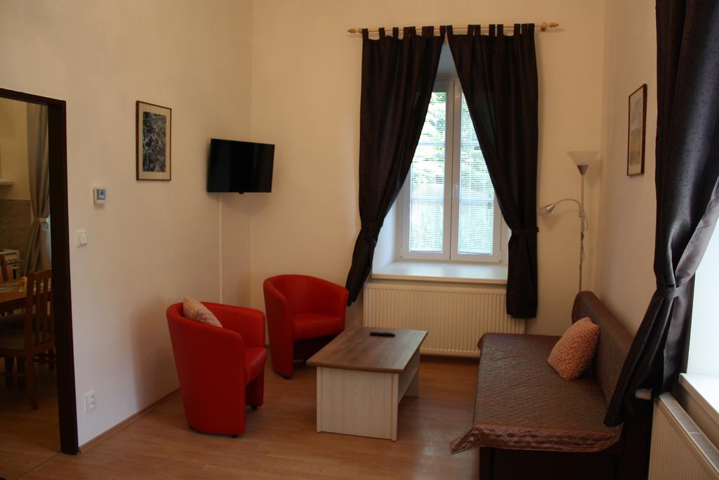 Bynovecky Zamecek Otel Dış mekan fotoğraf