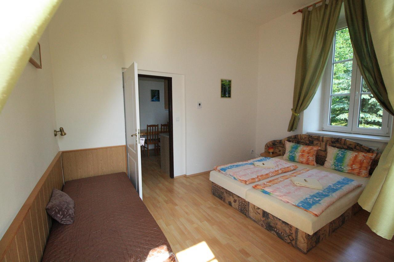 Bynovecky Zamecek Otel Dış mekan fotoğraf